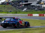 Машина команды Verstappen Racing возвращается на трассу после пит-стопа, фото пресс-службы Mercedes-AMG Motorsport