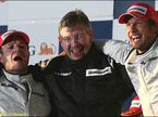 Рубенс Баррикелло, Росс Браун и Дженсон Баттон на подиуме Гран При Австралии