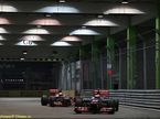 Гонщики McLaren на трассе в Сингапуре