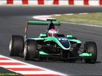 Элис Пауэлл за рулем машины GP3 (2012 год)