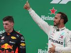 Льюис Хэмилтон и Макс Ферстаппен на подиуме Гран При Бразилии