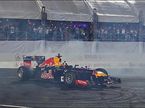 Дэвид Култхард за рулем шоу-кара Red Bull