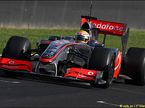 Льюис Хэмилтон на тестах в Хересе за рулем McLaren MP4-24