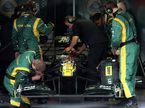 Team Lotus на тестах в Барселоне. В кокпите - Ярно Трулли.
