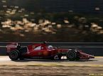 Себастьян Феттель за рулём Ferrari SF15-T на тестах в Хересе
