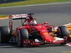 Себастьян Феттель за рулём Ferrari SF15 Т на трассе в Спа