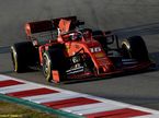 Ferrari SF90 на трассе в Барселоне