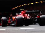 Шарль Леклер за рулём Ferrari на трассе в Монако, фото XPB