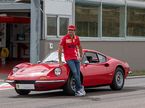 Карлос Сайнс у классической Ferrari Dino 246 GT