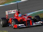 Фернандо Алонсо за рулем Ferrari F2012 на тестах в Хересе