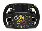 На руле Ferrari LCD-дисплей есть, в отличие от машин ряда других команд