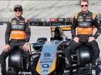 Гонщики Force India на презентации раскраски новой машины