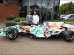 Force India Art Car. Виджей Малья и Декстер Браун