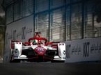 Антонио Джовинацци за рулём машины Dragon Penske, фото пресс-службы Формулы E