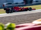 Антонио Джовинацци на заводском треке Ferrari во Фьорано, фото пресс-службы Ferrari