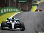 Валттери Боттас за рулём Mercedes на тренировках в Сан-Паулу