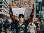Льюис Хэмилтон на акции в поддержку движения Black Lives Matter, 2020 год