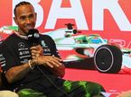 Льюис Хэмилтон на пресс-конференции FIA в Баку, фото XPB