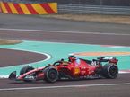 Льюис Хэмилтон за рулём Ferrari SF-23 на первых тестах во Фьорано, фото XPB