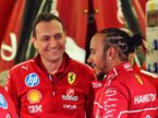 Льюис Хэмилтон и Рикардо Адами, его гоночный инженер, в гараже Ferrari в Баку, фото XPB
