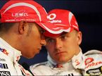 Льюис Хэмилтон (слева) и Хейкки Ковалайнен