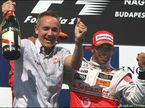 Мартин Уитмарш и Льюис Хэмилтон на подиуме Гран При Венгрии