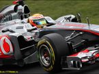 Льюис Хэмилтон за рулем McLaren MP4-26