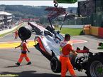 Эвакуация машины Льюиса Хэмилтона