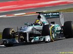 Льюис Хэмилтон за рулем Mercedes W04 на тестах в Барселоне