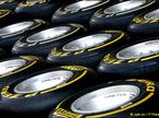 Шины Pirelli PZero в паддоке Гран При Абу-Даби