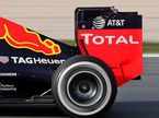 Логотип AT&T на заднем антикрыле Red Bull RB12