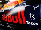 Логотип Tezos на машине Red Bull Racing