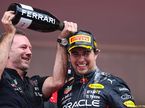 Кристиан Хорнер и Серхио Перес празднуют победу в Гран При Монако