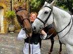 Джери Холлиуэлл и её лошади, фото из социальных сетей