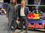 Киану Ривз и Кристиан Хорнер на базе Red Bull Racing