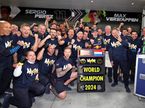 Команда Red Bull Racing отмечает чемпионский титул Макса Ферстаппена, фото XPB