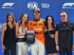Ландо Норрис получил приз Pirelli от группы The Corrs, фото XPB