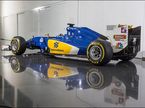 Логотип IFS на боковой пластине Sauber