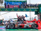 Экипаж Toyota №7 после победы в Ле-Мане, фото пресс-службы гонки