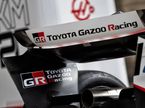 Логотипы Toyota Gazoo Racing на заднем крыле машины Haas, фото XPB