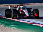 Машина Haas VF-26 на трассе в Барселоне, фото пресс-службы команды