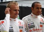 Хейкки Ковалайнен (слева) и Льюис Хэмилтон