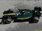Хейкки Ковалайнен за рулем Lotus T127