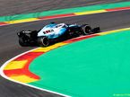 Джордж Расселл за рулём Williams FW42 на трассе в Спа