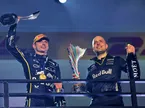 Макс Ферстаппен и Джанпьеро Ламбьязе на подиуме в Лас-Вегасе, фото XPB