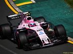 Эстебан Окон за рулём Force India на тренировках в Мельбурне