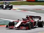 Шарль Леклер за рулём Ferrari SF21 на трассе Гран При Испании