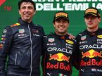 Энрио Бальбо, глава отдела аэродинамики Red Bull Racing, Серхио Перес и Макс Ферстаппен на подиуме в Имоле, фото XPB