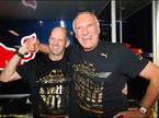 Дитрих Матешиц (справа) рядом с главным конструктором Red Bull Racing Эдрианом Ньюи