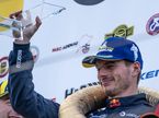 Макс Ферстаппен на подиуме после победы на Нюрбургринге, фото Verstappen.com